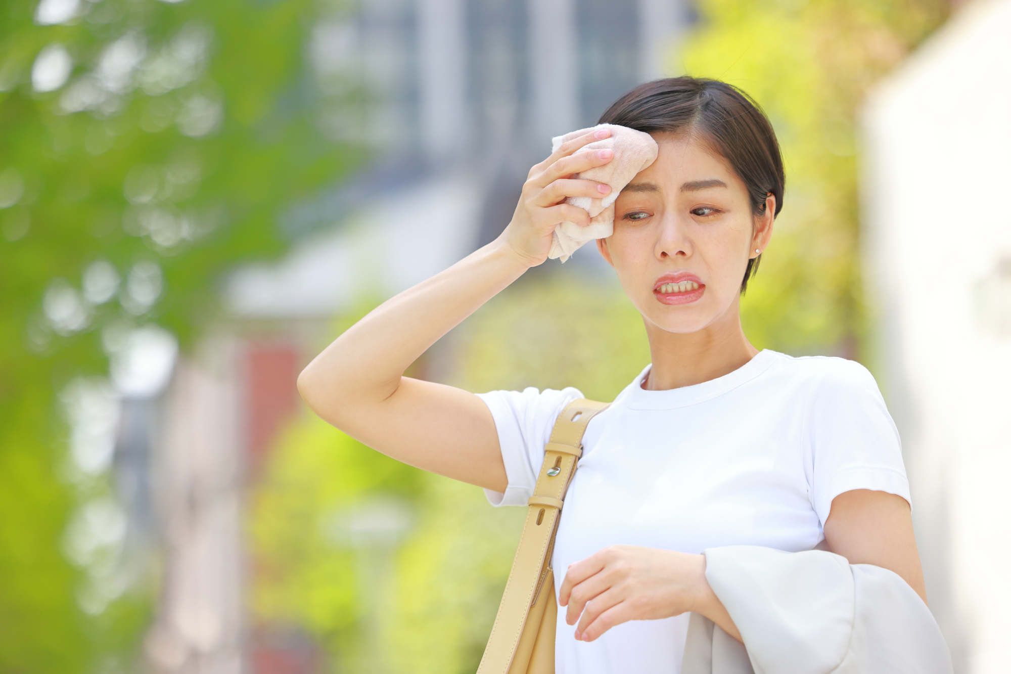 汗をかきすぎる場合は病気かも！？ 多汗症のセルフチェックや治療について紹介します